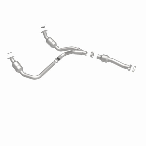 MagnaFlow Direct Fit Catalytic Converter 2011-2014 Express 1500 4.3L Underbody - 52134