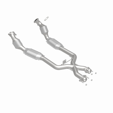 MagnaFlow Direct Fit Catalytic Converter 96-98 4.6L *California* - 441112