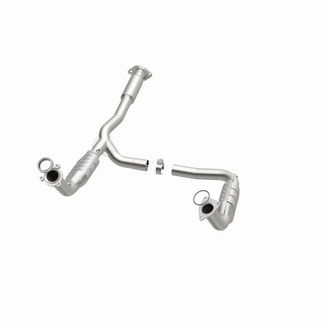 MagnaFlow Direct Fit Catalytic Converter 05-06 GMC Envoy XL Denali - 49886