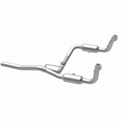 MagnaFlow Direct Fit Catalytic Converter 2009-2012 Dodge Nitro 3.7L Underbody - 52148