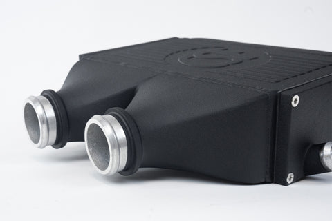 CSF 2014+ BMW M3/M4 (F8X) Top Mount Charge-Air-Cooler - Crinkle Black - 8082