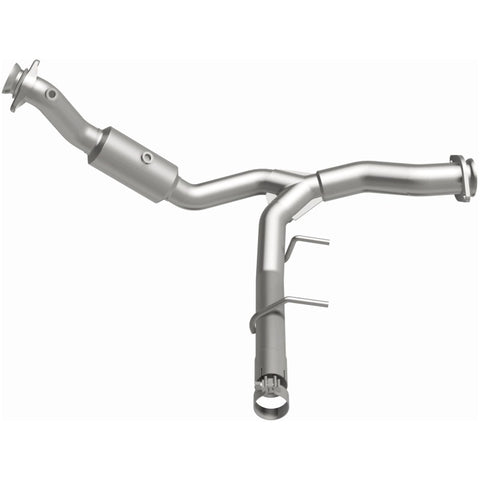 MagnaFlow Direct Fit Catalytic Converter 15-17 Ford Expedition V6 3.5 OEM Underbody - 21-528