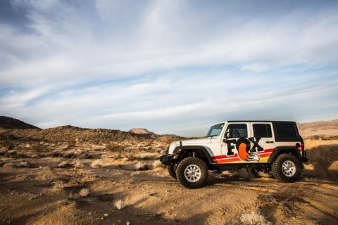 Fox 07+ Jeep JK 2.0 Performance Series 8.6in. Smooth Body IFP Rear Shock (Alum) / 0-2in Lift - 985-24-028