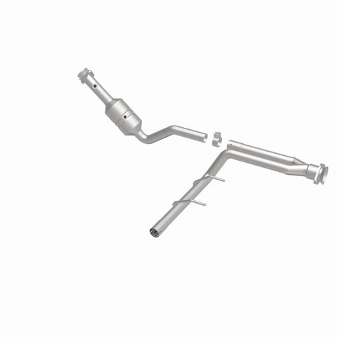 MagnaFlow Direct Fit Catalytic Converter 2011-2014 F-150 3.7L Underbody - 52156