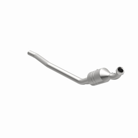 MagnaFlow Direct Fit Catalytic Converter 2006-2011 R350 3.5 L Underbody - 52177