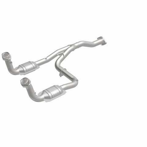 MagnaFlow Direct Fit Catalytic Converter 07 Jeep Liberty 3.7L - 23957