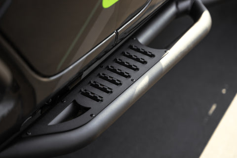 DV8 Offroad 18-23 Jeep Wrangler JL 4 Door Body/Pinch Weld Mounted Step - SRJL-08