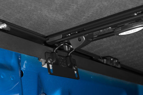 Extang 17-21 Nissan Titan (5 ft 6 in) (With Rail System) Trifecta ALX - 90706