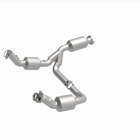 MagnaFlow 2021 Chevrolet Express 2500 4.3L Underbody Direct-Fit Catalytic Converter - 280429