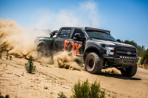 Fox 05+ Ford SD 2.0 Performance Series 14.1in. Smooth Body Remote Reservoir Rear Shock / 4-6in. Lift - 985-24-106