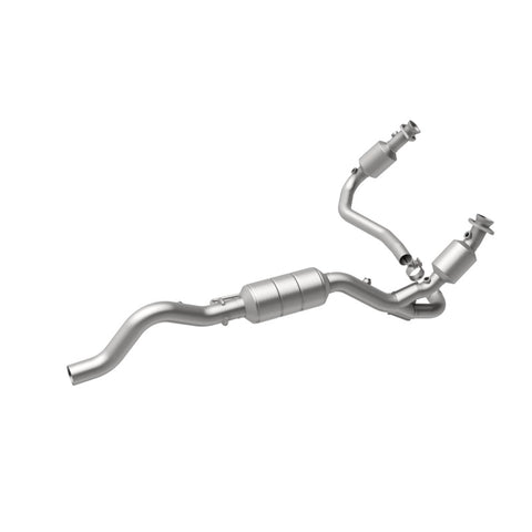 MagnaFlow Direct Fit Catalytic Converter 02-03 Dodge Durango 5.9L - 51351