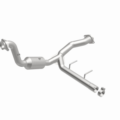 MagnaFlow Direct Fit Catalytic Converter 15-17 Ford F150 V6 2.7L OEM Underbody - 21-471
