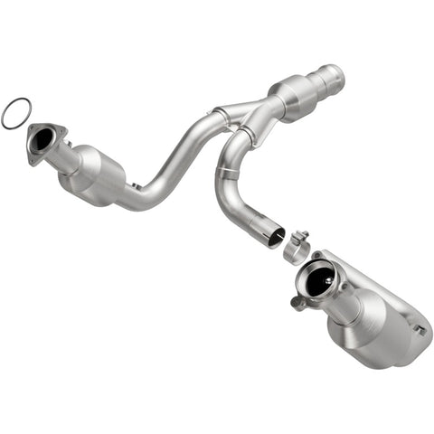MagnaFlow Direct Fit Catalytic Converter 2015 GMC Yukon XL V8 6.2L - 52617