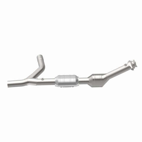 MagnaFlow Direct Fit Catalytic Converter 00-04 Ford E150 4.6L Passenger Side - 51692
