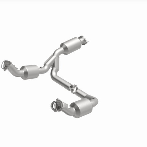 MagnaFlow 2021 Chevrolet Express 2500 4.3L Underbody Direct-Fit Catalytic Converter - 280429