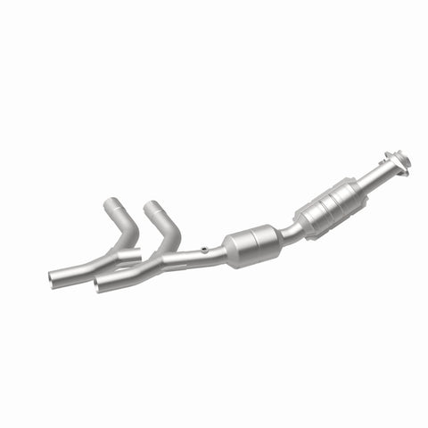 MagnaFlow Direct Fit Catalytic Converter 05-07 Ford E150 4.6L Passenger Side - 51310