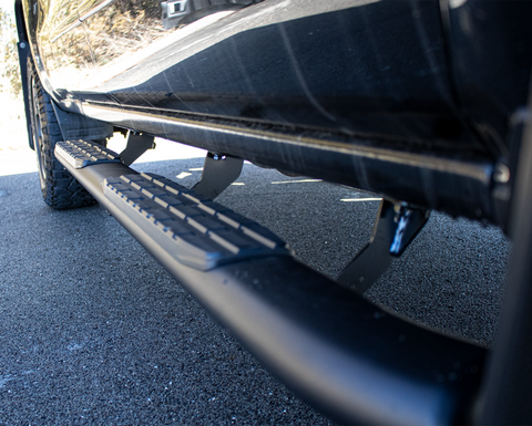 Fishbone Offroad 07-18 Chevrolet Silverado 1500/2500/3500 Crew Cab Oval Side Steps - Black Textured - FB21381