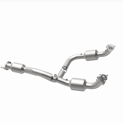 MagnaFlow 12-20 Chevrolet Express 4500 Underbody 6.0L Direct Fit Catalytic Converter - 280505
