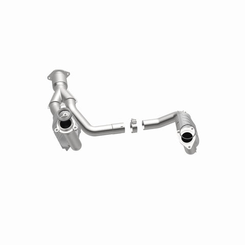 MagnaFlow Direct Fit Catalytic Converter 06-09 TB/Envoy 5.3/6.0 OEM - 49650