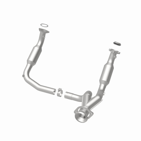 MagnaFlow Conv DF 2007-2008 Cadillac Escalade 6.2L - 5451631