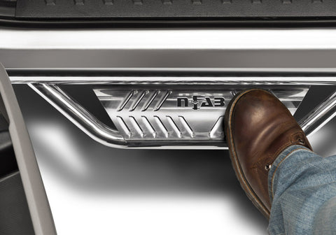 N-Fab Podium SS 17-18 Chevy/GMC 2500/3500 Crew Cab All Beds - Polished Stainless - 3in - HPC1775CC-SS