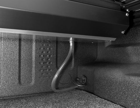 Roll-N-Lock 2020 Jeep Gladiator 5ft bed (w/ Trail Rail System) M-Series Retractable Tonneau Cover - LG495M