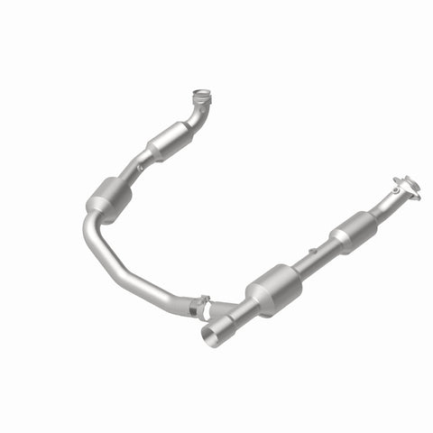 MagnaFlow Direct Fit Catalytic Converter 05-06 Ford E-350 Super Duty 5.4L - 5481439