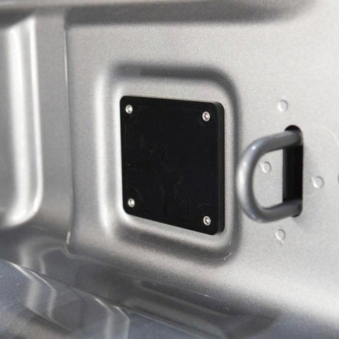 BuiltRight Industries 2020 Jeep Gladiator Bed Plug Plate Cover (Alum) - Black - 110014