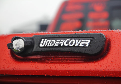 UnderCover 09-14 Ford F-150 5.5ft Elite LX Bed Cover - Ruby Red - UC2148L-RR