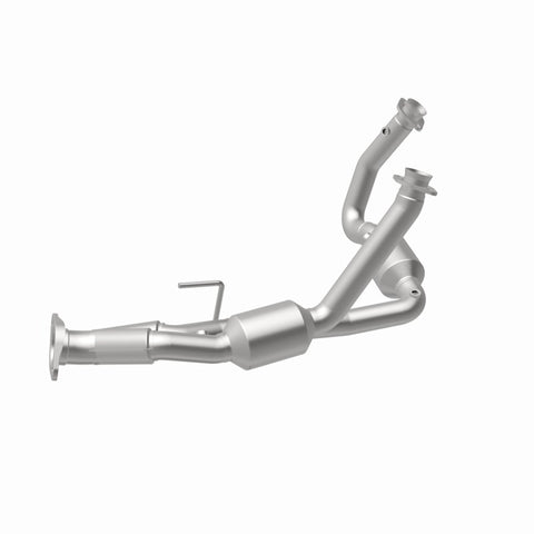 MagnaFlow 05-06 Jeep Grand Cherokee 5.7L Direct Fit Catalytic Converter - 4651709
