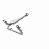 MagnaFlow Converter Direct Fit California Grade 96-99 GM K/C 1500/2500 5.0L V8/4.3L V6 - 4451457