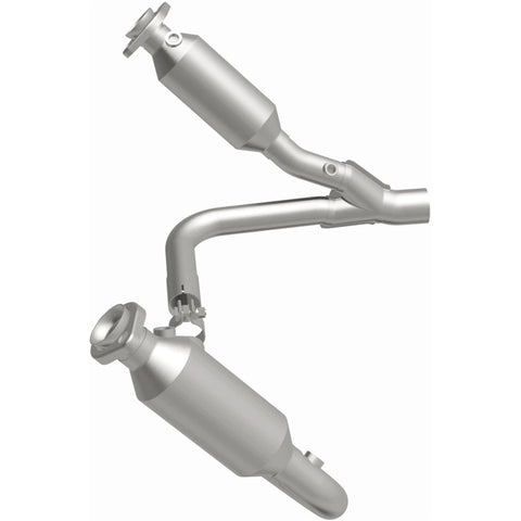MagnaFlow Direct Fit Catalytic Converter California Grade 07-08 Dodge Durango 3.7L - 5551832