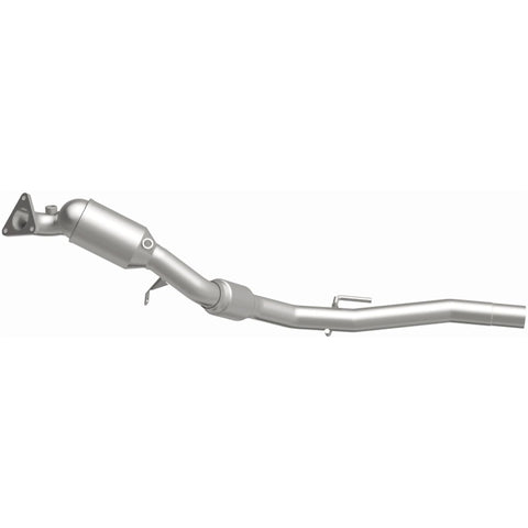 MagnaFlow Direct Fit Catalytic Converter 11-15 Volkswagen Touareg V6 3.6 OEM Underbody - 52411
