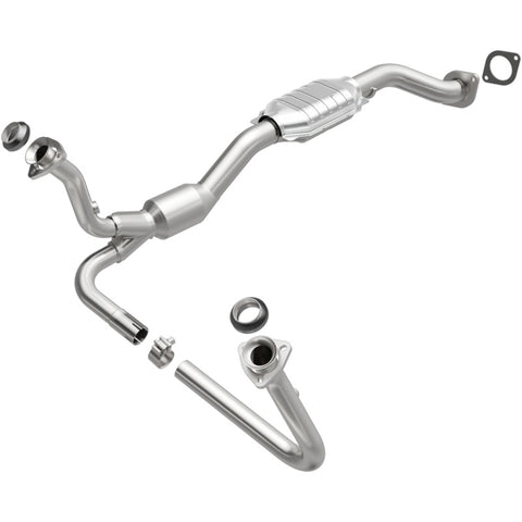 MagnaFlow Direct Fit Catalytic Converter 01-05 Chevy Blazer 4.3L 4WD - 49897