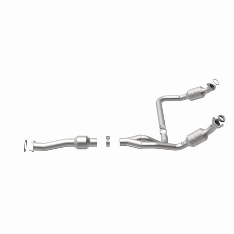MagnaFlow Direct Fit Catalytic Converter 2011-2014 Express 1500 4.3L Underbody - 52134