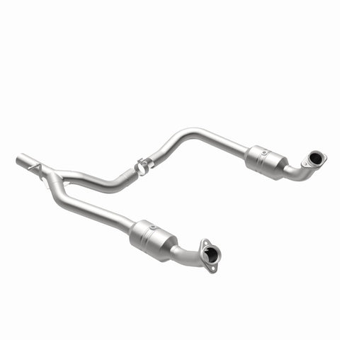 MagnaFlow Direct Fit Catalytic Converter 2009-2014 E-150 4.6 L Underbody - 52153