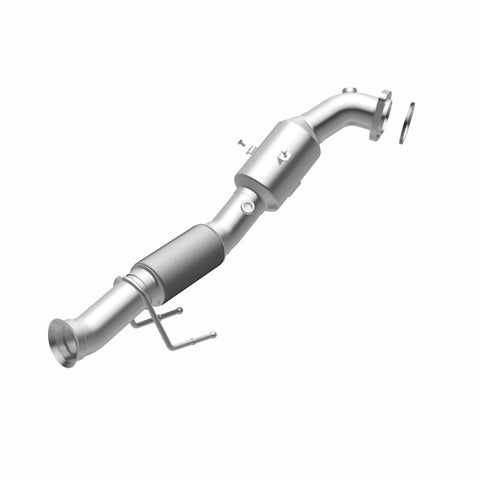 MagnaFlow Direct Fit Catalytic Converter 16-17 Ford Focus 2.3L Underbody - 21-427