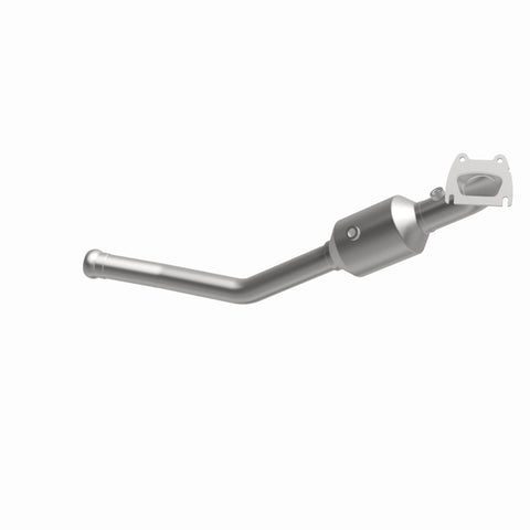 Magnaflow 13-15 Dodge Durango V6 3.6L OEM Grade / EPA Compliant Direct-Fit Catalytic Converter - 21-250