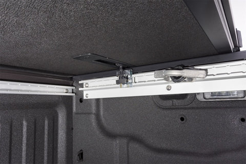 Extang 17-19 Nissan Titan (5ft 6in) (w/Rail System) Solid Fold 2.0 - 83706