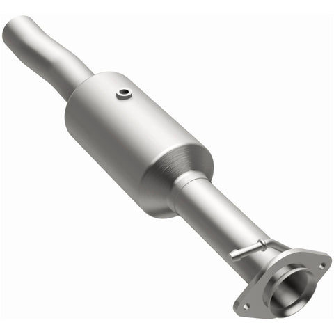 MagnaFlow 09-10 Ford F-550 Super Duty V10 6.8L Rear Underbody Direct Fit Catalytic Converter - 280434