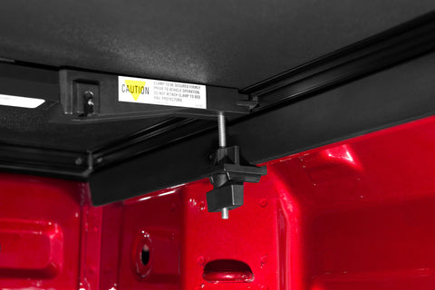 Lund 04-06 Chevy Silverado 1500 Fleetside (5.8ft. Bed) Hard Fold Tonneau Cover - Black - 969151