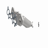 MagnaFlow Direct Fit Catalytic Converter 14-15 Toyota Highlander 3.5L Manifold - 52545
