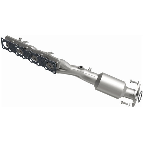 MagnaFlow Direct-Fit SS Catalytic Converter 04-06 Nissan Titan 5.6L V8 (California) - 4451501