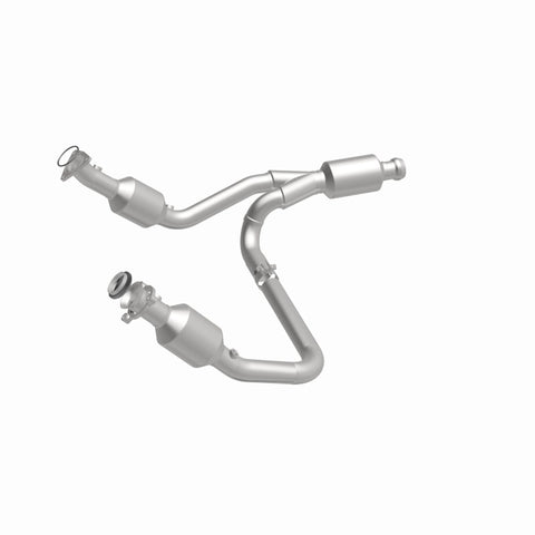 MagnaFlow 14-15 Chevrolet Silverado 1500 Underbody 4.3L / 5.3L Direct-Fit Catalytic Converter - 280424