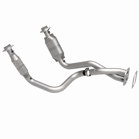 MagnaFlow Direct Fit Catalytic Converter 05-07 Ford F250/F350 5.4L - 49911