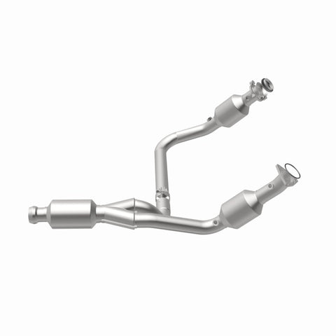 MagnaFlow 14-15 Chevrolet Silverado 1500 5.3L Direct-Fit Catalytic Converter - 5582642