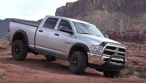 Lund 10-17 Dodge Ram 2500 Bull Bar w/Light & Wiring - Black - 47121205