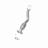 MagnaFlow Direct Fit Catalytic Converter 13-15 RAV4 2.5 Underbody - 52543