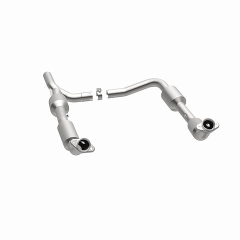 MagnaFlow Direct Fit Catalytic Converter OEM 07-08 Ford E-150 - 5582640
