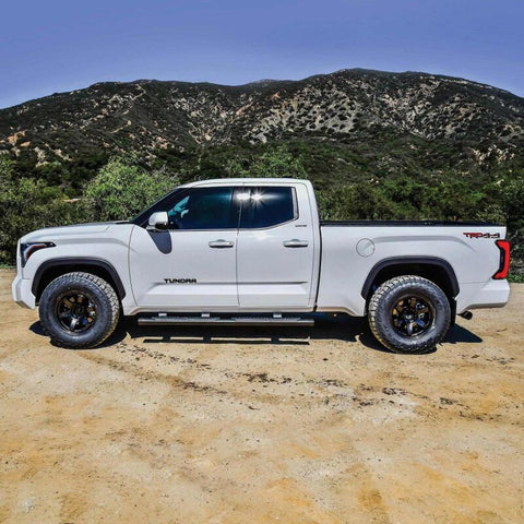 Westin 2022 Toyota Tundra Dbl Cab & Crew Max R5 Nerf Step Bars - Textured Black - 28-51335
